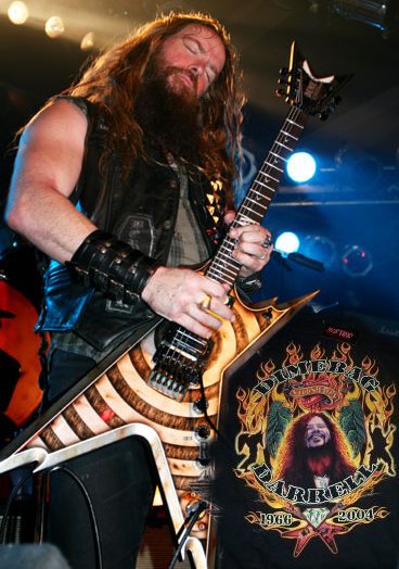 Zakk rockin' the Dean 4 Dime!!!