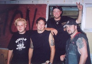 beesty hangin' with the TON boyz...