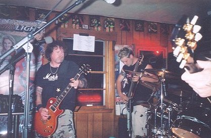 Mark & Judd doin' their own share of damage...